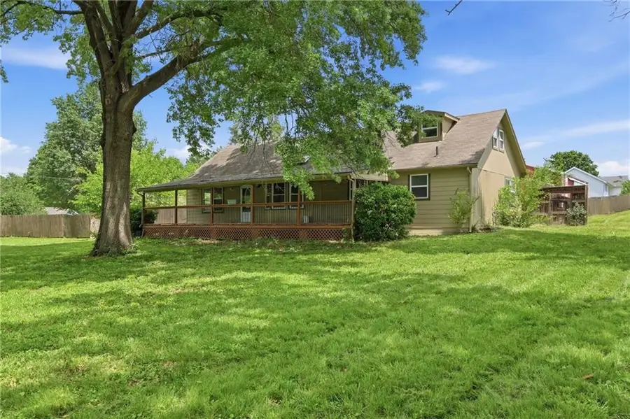 3209 N 155th Street, Basehor, KS 66007 - #3