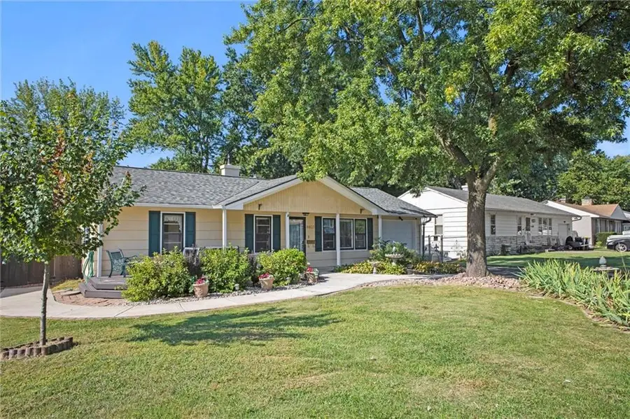8403 E 110th Terrace, Kansas City, MO 64134 - #2