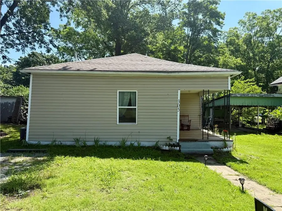305 S Elm Street, Sweet Springs, MO 65351 - #2