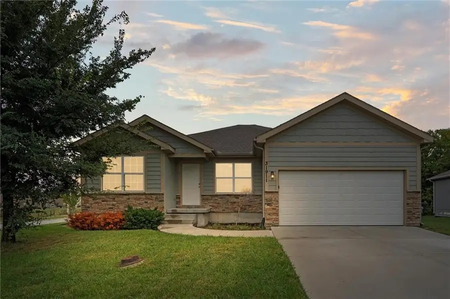 31911 W 172nd Street, Gardner, KS 66030 - #2