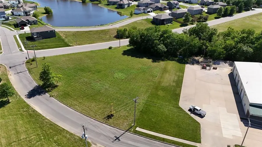 400 SW Powell Drive, Oak Grove, MO 64075 - #2