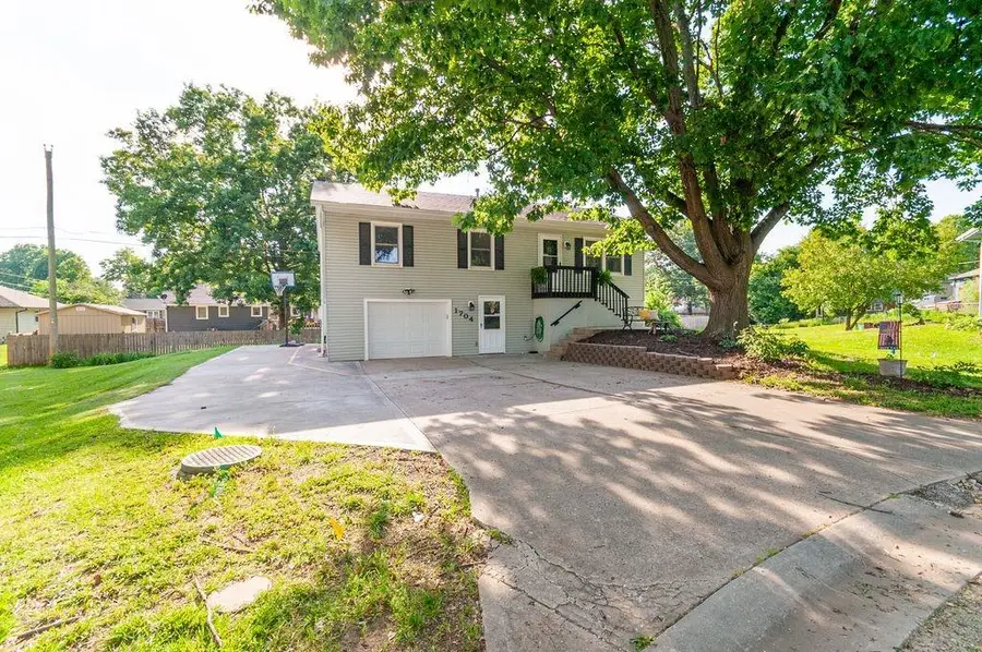 1704 Beverly Circle, Harrisonville, MO 64701 - #3