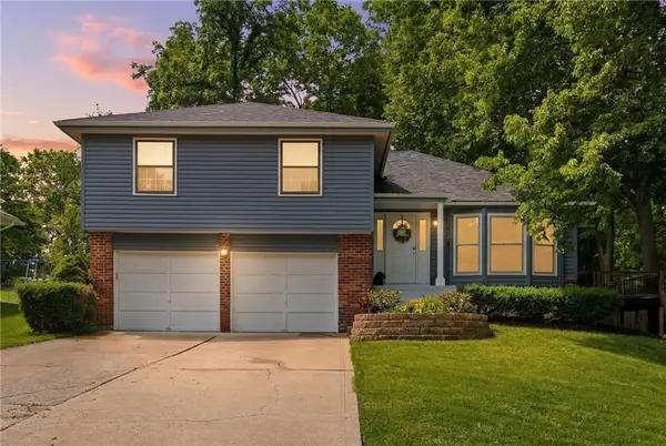 3701 NE Apple Tree Lane, Gladstone, MO 64119