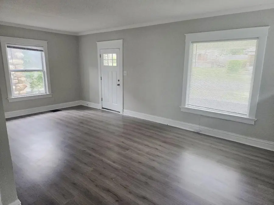 4306 Highland Avenue, Kansas City, MO 64110 - #3