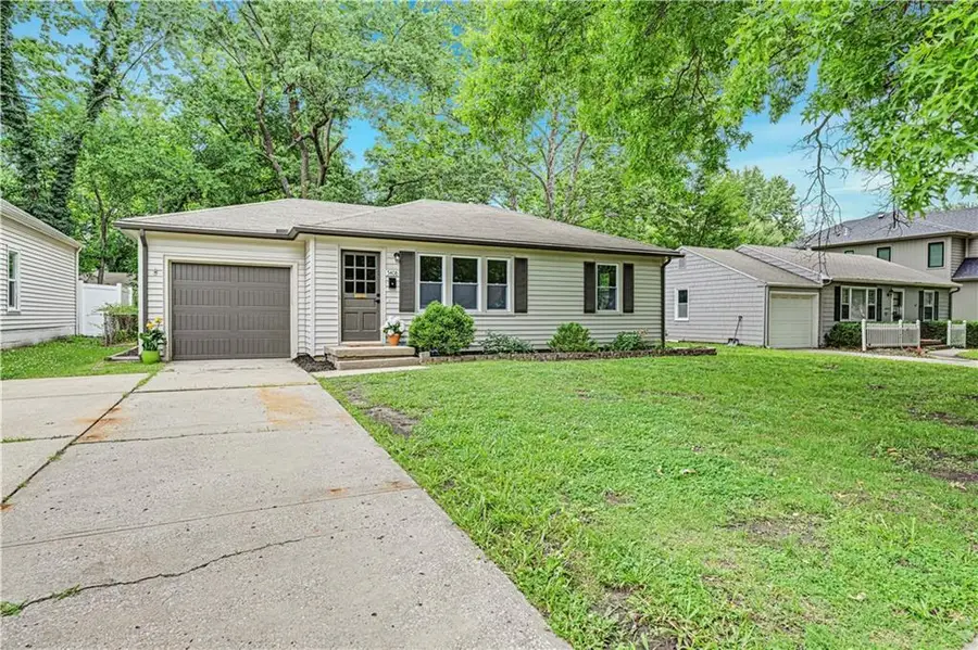 5408 W 72nd Street, Prairie Village, KS 66208 - #3