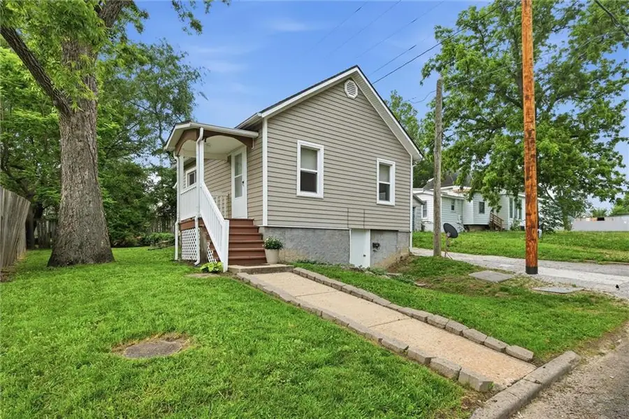 7 N Iron Street, Paola, KS 66071 - #3