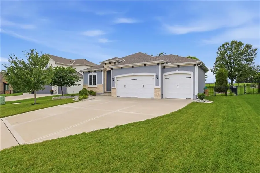 4520 SW Nautilus Place, Lees Summit, MO 64082 - #3