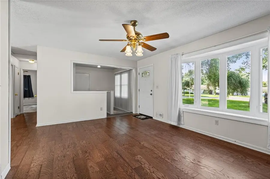 8422 W 68th Terrace, Overland Park, KS 66212 - #3