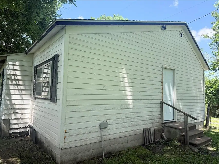 211 N 12 Street, Parsons, KS 67357 - #3