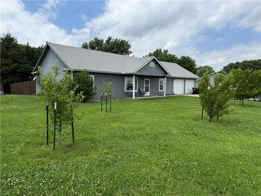 423 N Olive Street, Garnett, KS 66032 - #1