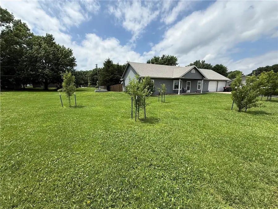 423 N Olive Street, Garnett, KS 66032 - #2