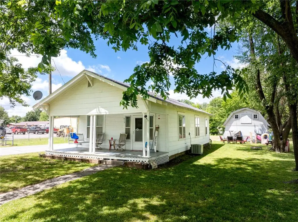 615 N Kansas Avenue, Columbus, KS 66725 - #1