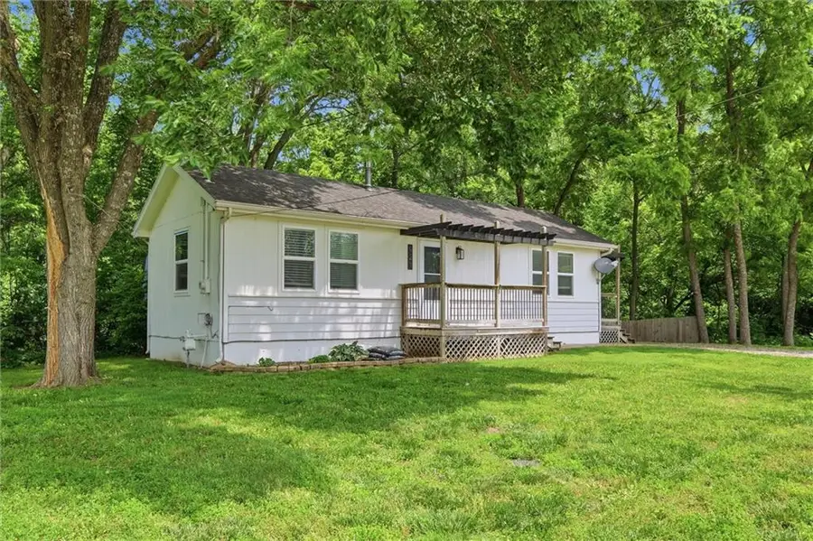 921 E 4th Street, Tonganoxie, KS 66086 - #3