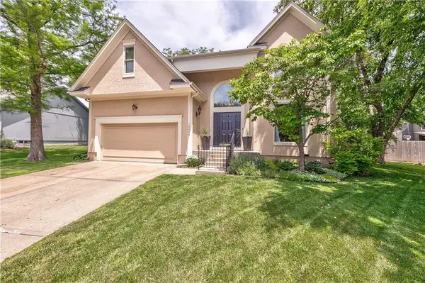 15409 Reeds Street, Overland Park, KS 66223