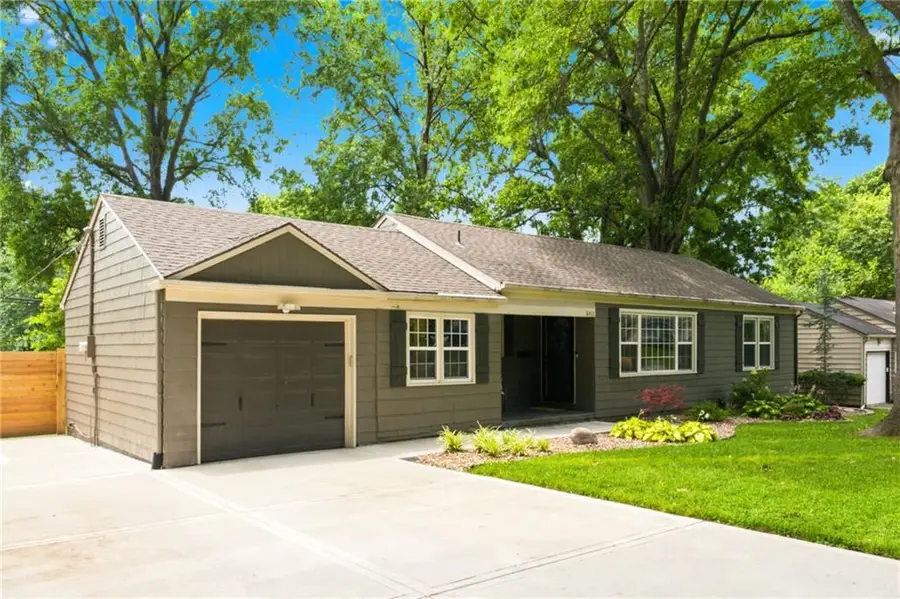 8411 W 86th Terrace, Overland Park, KS 66212 - #2