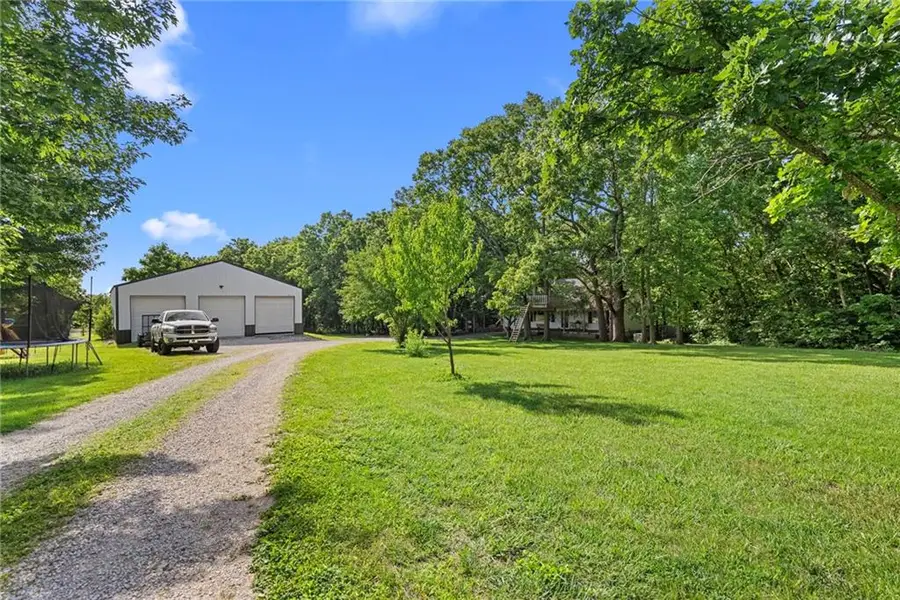 27800 Wonka Drive, Louisburg, KS 66053 - #2