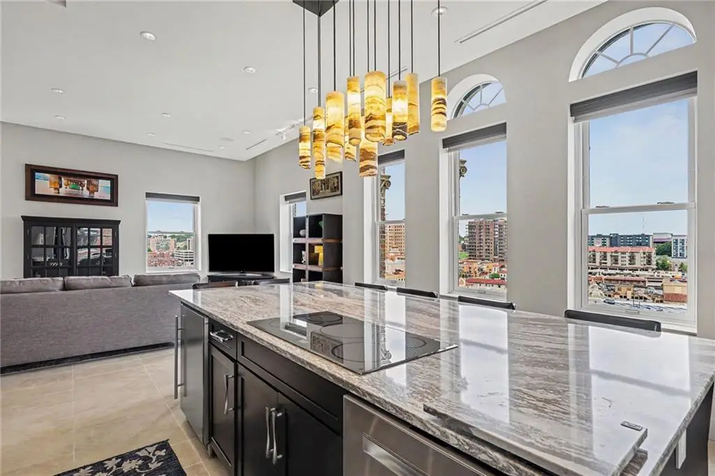 229 Ward Parkway #1001B, Kansas City, MO 64112 - #1
