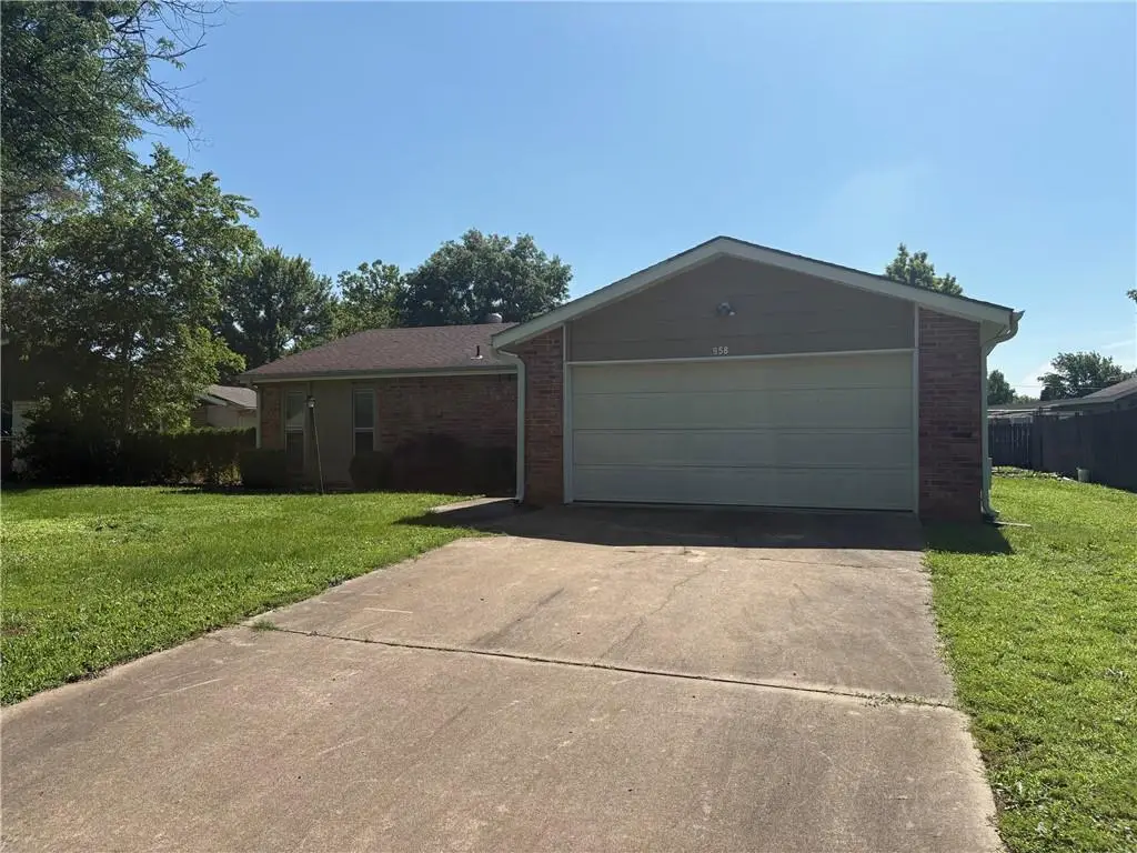 958 Crescent Drive, Independence, KS 67301 - #1