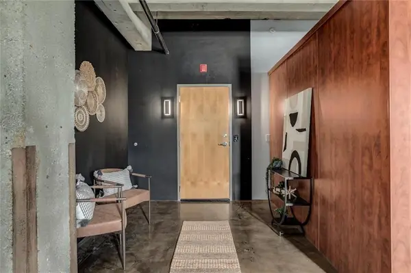 360 W Pershing Road #110, Kansas City, MO 64108