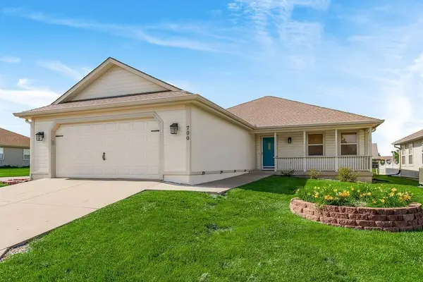 700 Sun Court, Raymore, MO 64083
