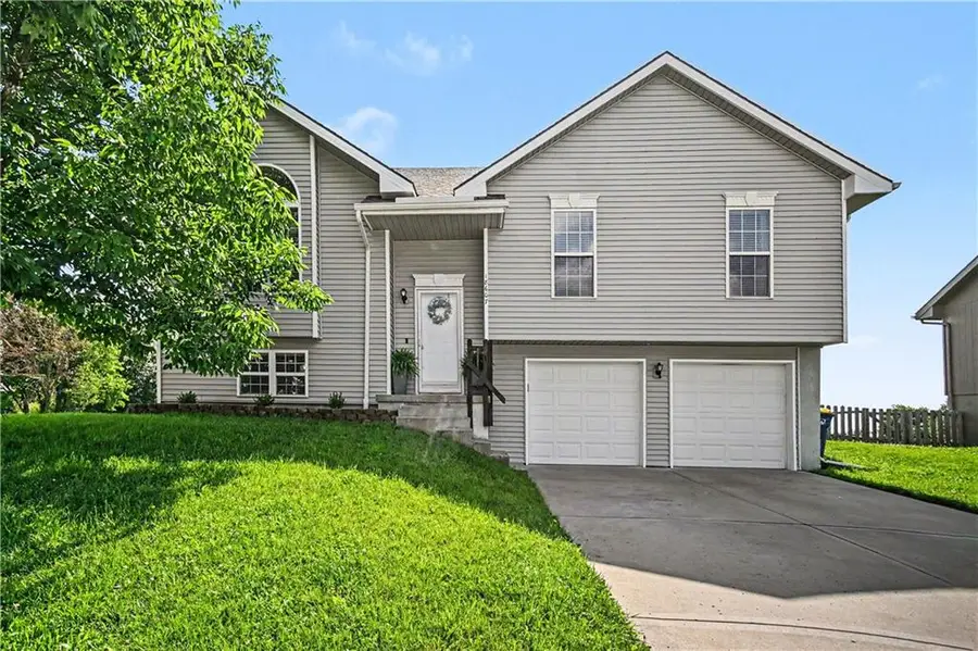 18607 Wildflower Drive, Smithville, MO 64089 - #2