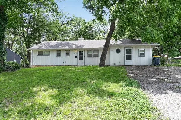 7802 E 112 Street, Kansas City, MO 64134