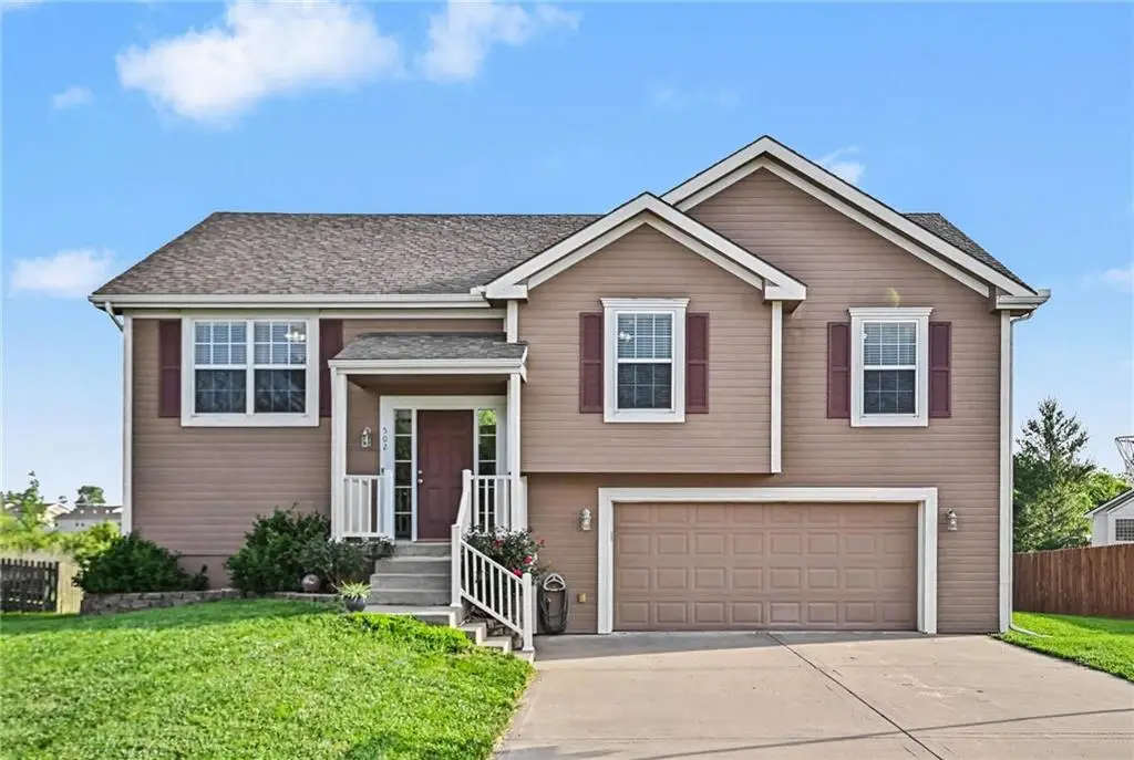 502 Lake Meadows Drive, Smithville, MO 64089 - #1