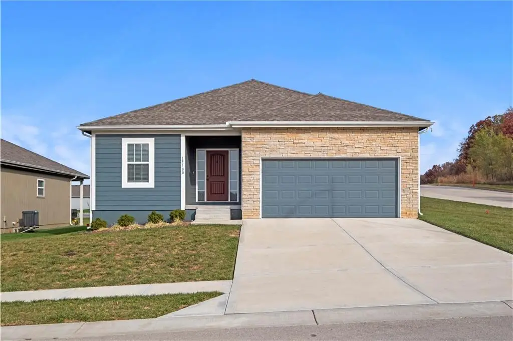 15300 Jessica Street, Parkville, MO 64152 - #1