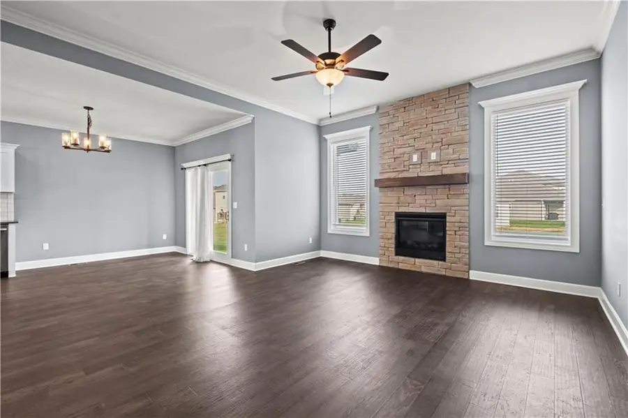15300 Jessica Street, Parkville, MO 64152 - #3