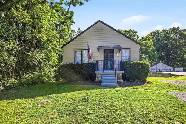 7844 Stover Lane, Kansas City, KS 66109