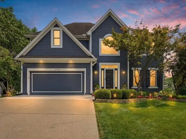 232 Winterpark Circle, Lee's Summit, MO 64081