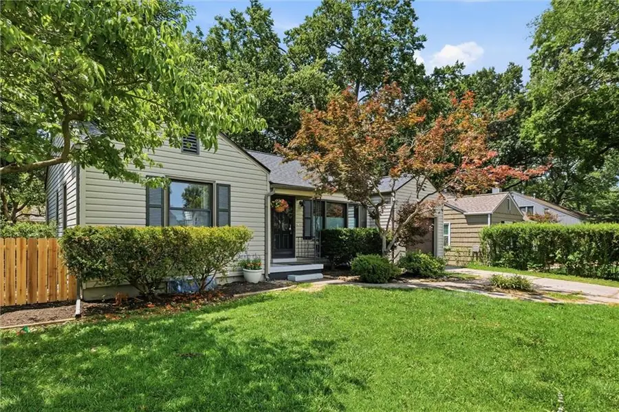5444 Linden Street, Roeland Park, KS 66205 - #3