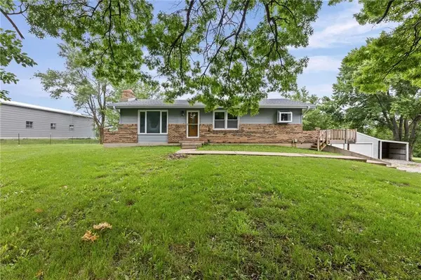 20875 251st Street, Tonganoxie, KS 66086