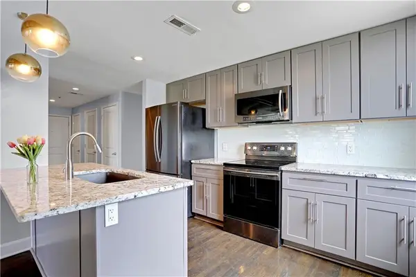 2980 Baltimore Avenue #2208, Kansas City, MO 64108
