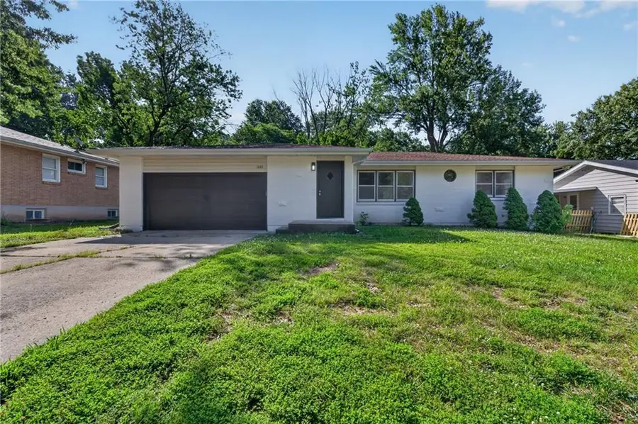 1233 Old Manor Road, Liberty, MO 64068 - #2