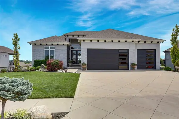 17137 Bradshaw Street, Overland Park, KS 66221