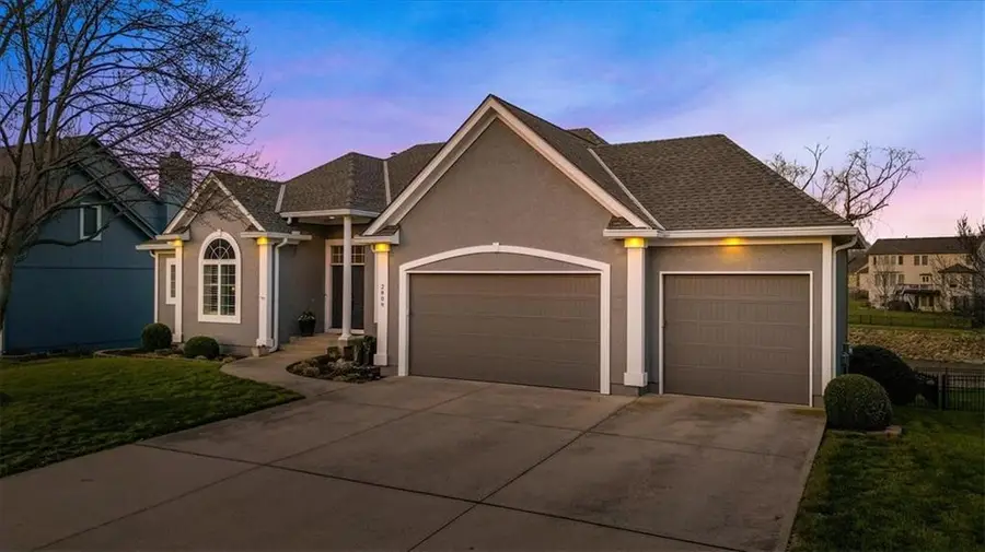 2809 Carlton Drive, Lees Summit, MO 64082 - #2