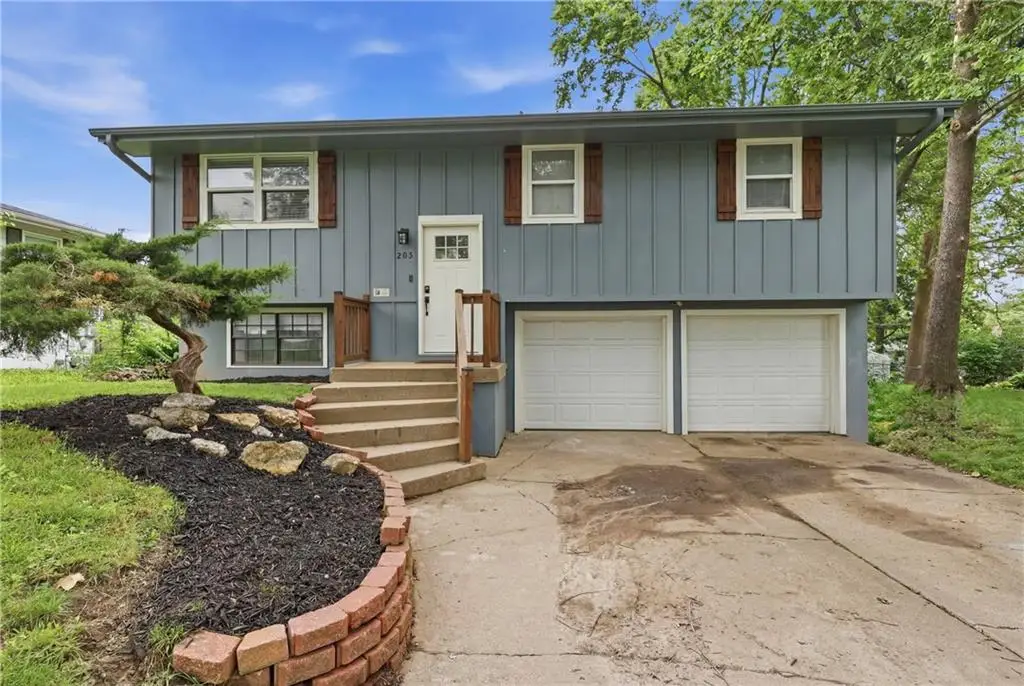 202 Meade Street, Liberty, MO 64068 - #1