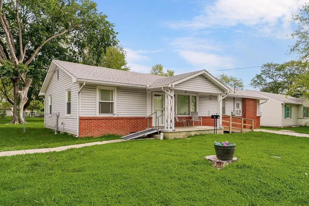 104 W Park Street, Butler, MO 64730 - #1