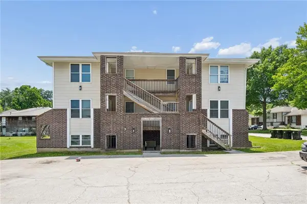 9201 E 54th Street, Raytown, MO 64133