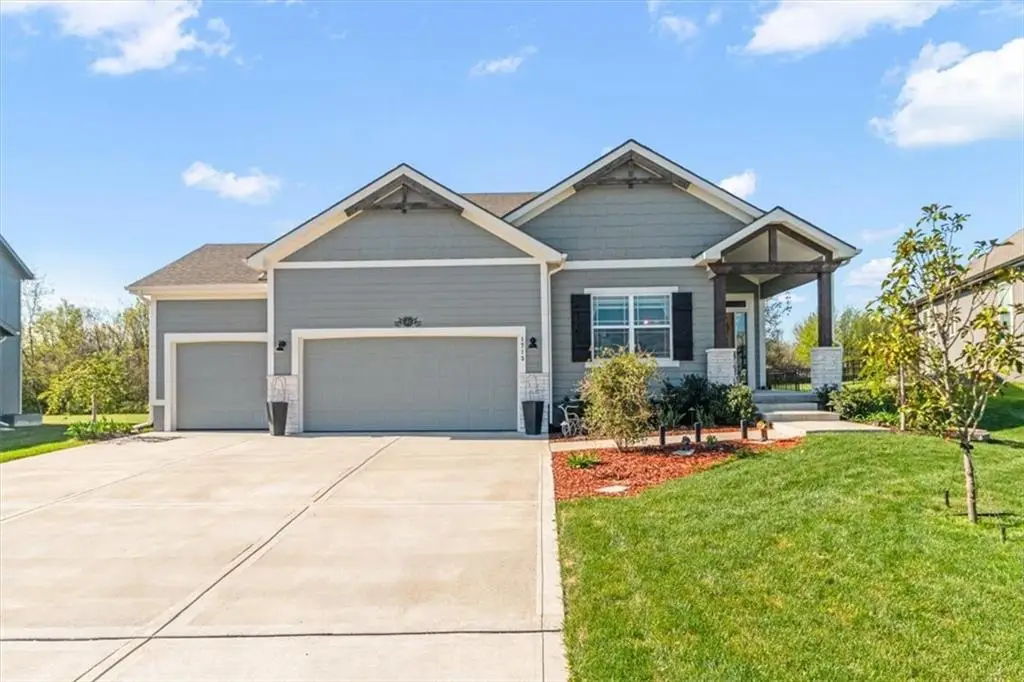1713 NE Ravenwood Drive, Lees Summit, MO 64086 - #1