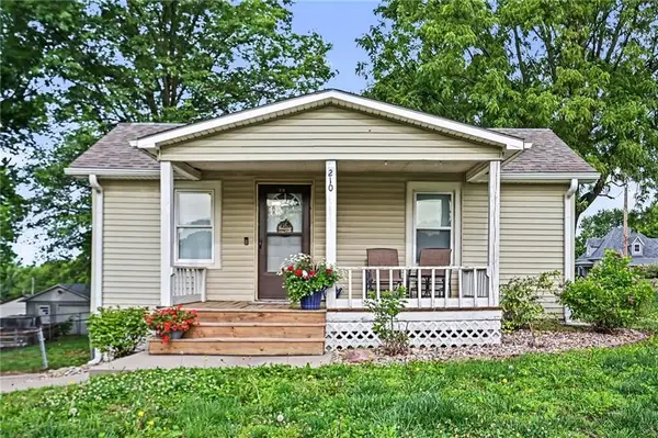 210 Elm Street, Faucett, MO 64448