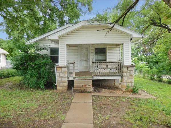 2633 S 36th Street, Kansas City, KS 66106