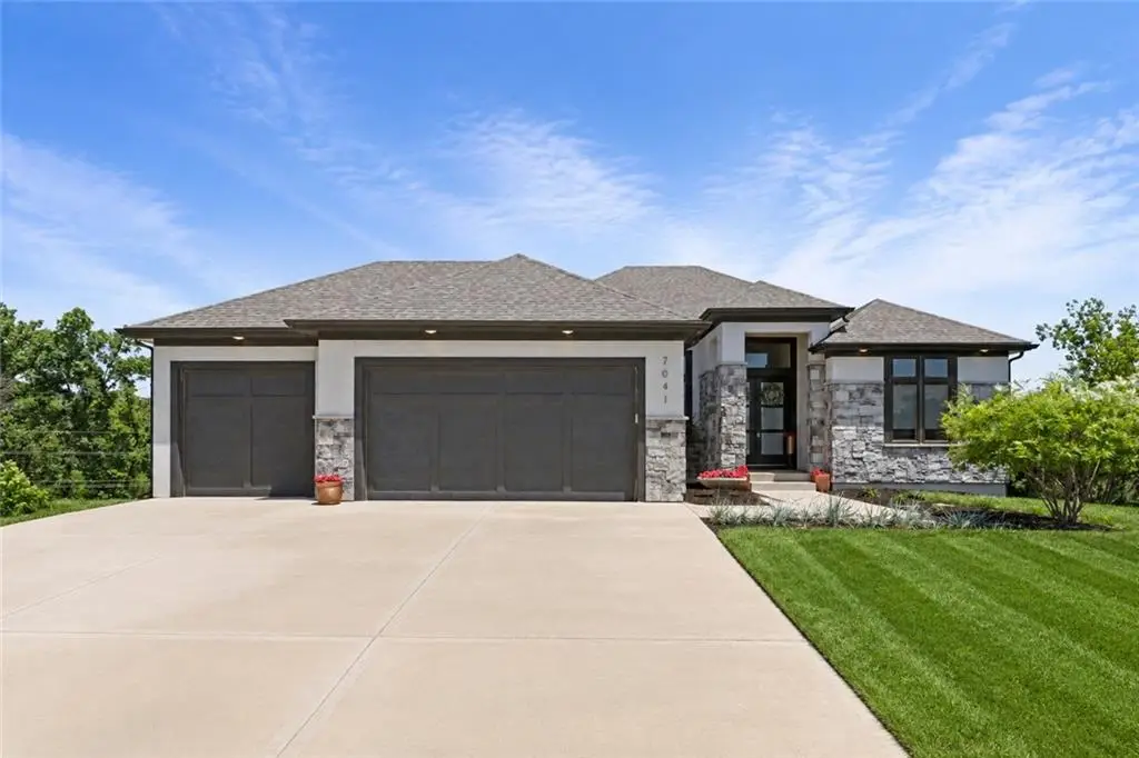 7041 N London Avenue, Kansas City, MO 64151 - #1