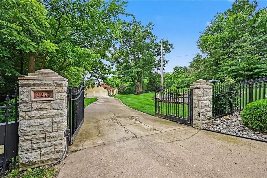 2210 SW Opossum Hollow Road, Blue Springs, MO 64015 - #3