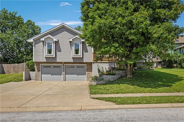 906 Pine Crest Avenue, Kearney, MO 64060
