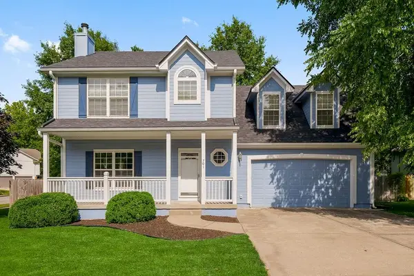 701 SE James Circle, Lee's Summit, MO 64063
