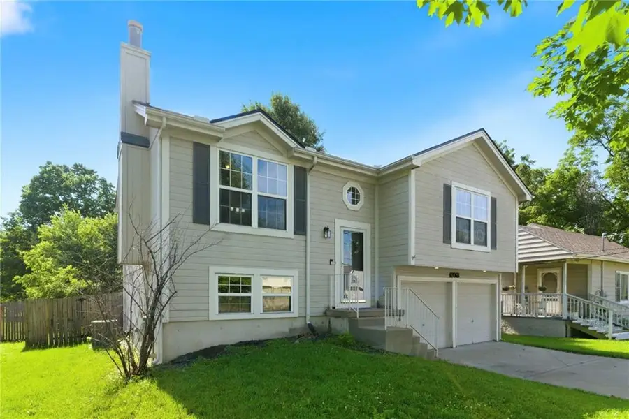 6706 S Brookside Road, Pleasant Valley, MO 64068 - #2
