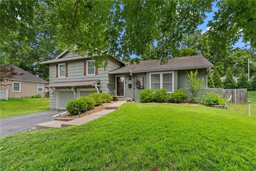 9627 Windsor Street, Overland Park, KS 66206 - #3