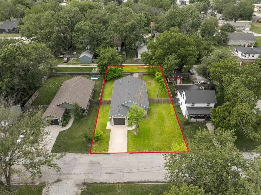 606 Retan Avenue, Osawatomie, KS 66064 - #2